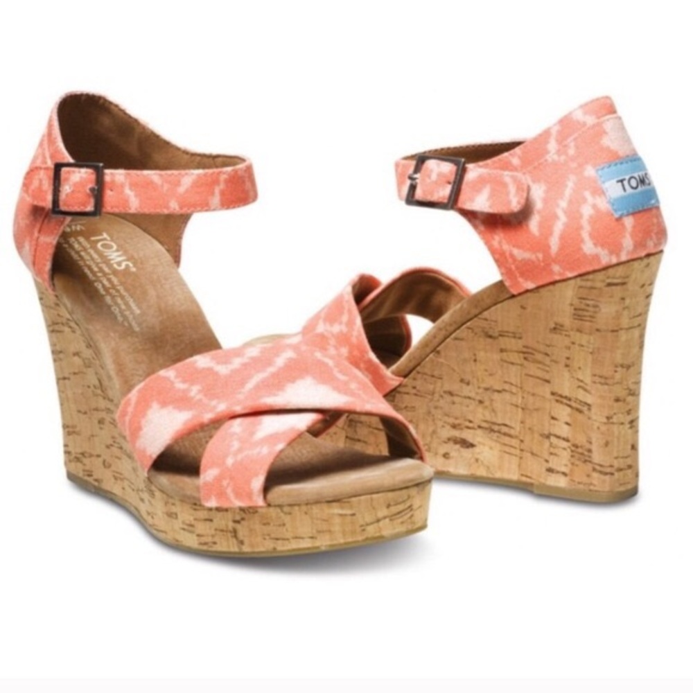 TOM’S Strappy Wedge